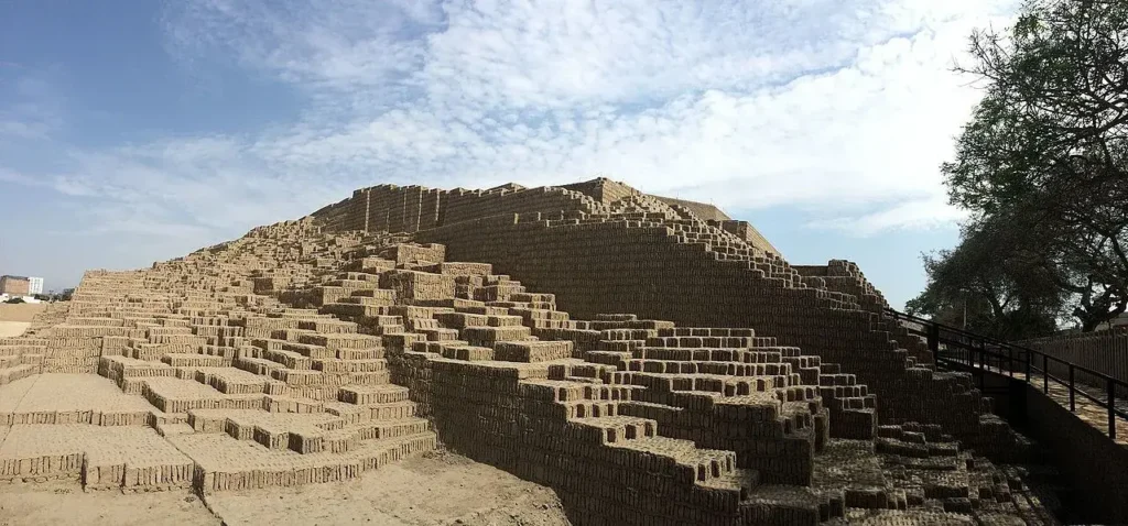 LIMA CITY TOUR AND HUACA PUCLLANA