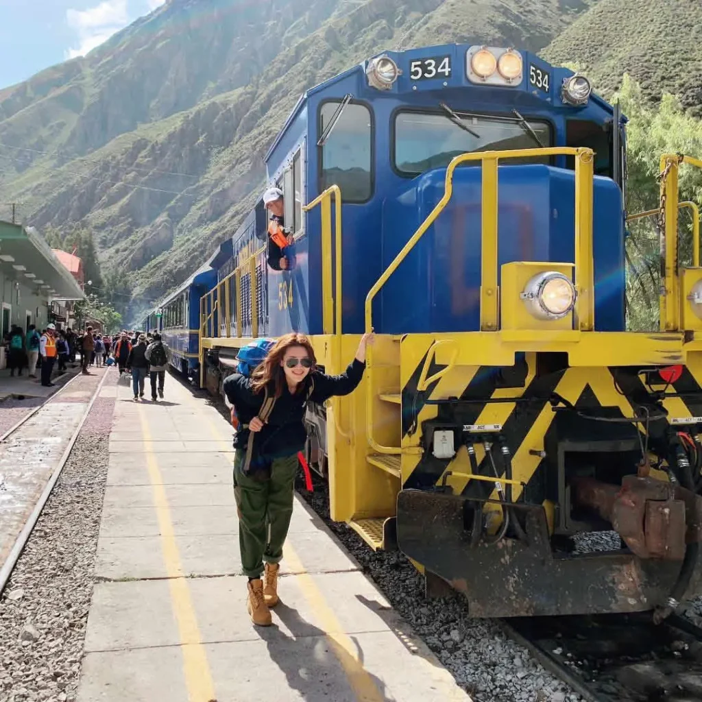 Transfer from Cusco to OllantaytamboTrain Station Traslado de Cusco a Ollantaytambo